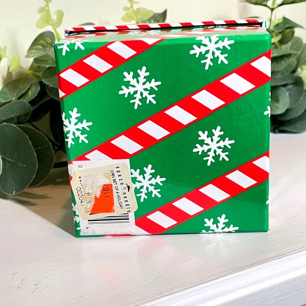 Seattle‎ Washington Space Needle Christmas 4 Ornament Set Holiday Gift Box